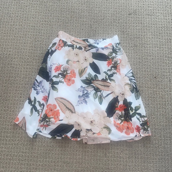 Dresses & Skirts - Philosophy Skirt XS